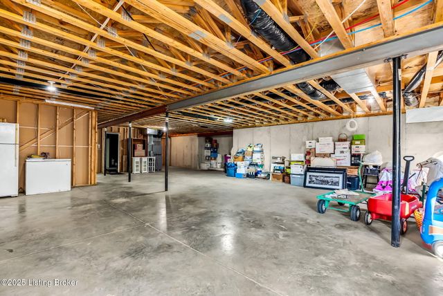 409 Wood Springs Rd, La Grange, KY 40031