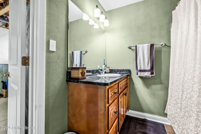 409 Wood Springs Rd, La Grange, KY 40031