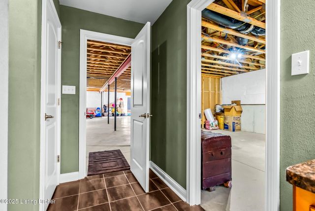 409 Wood Springs Rd, La Grange, KY 40031