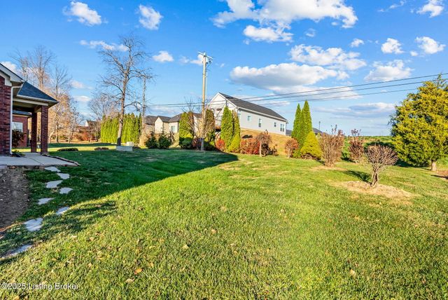 409 Wood Springs Rd, La Grange, KY 40031