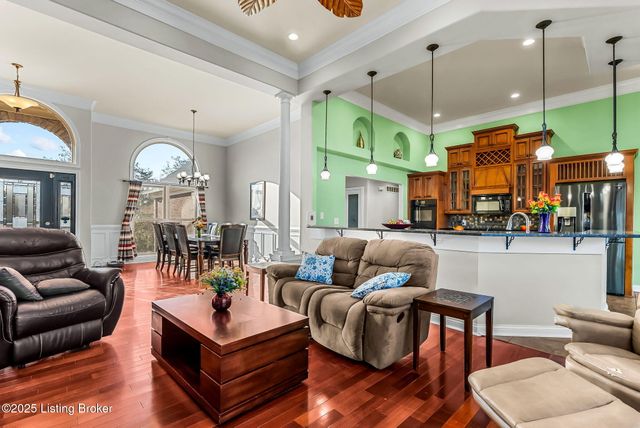 409 Wood Springs Rd, La Grange, KY 40031