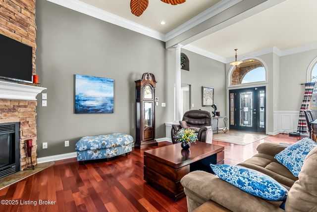 409 Wood Springs Rd, La Grange, KY 40031