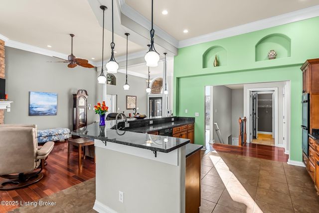 409 Wood Springs Rd, La Grange, KY 40031