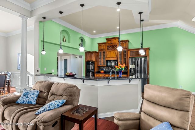 409 Wood Springs Rd, La Grange, KY 40031