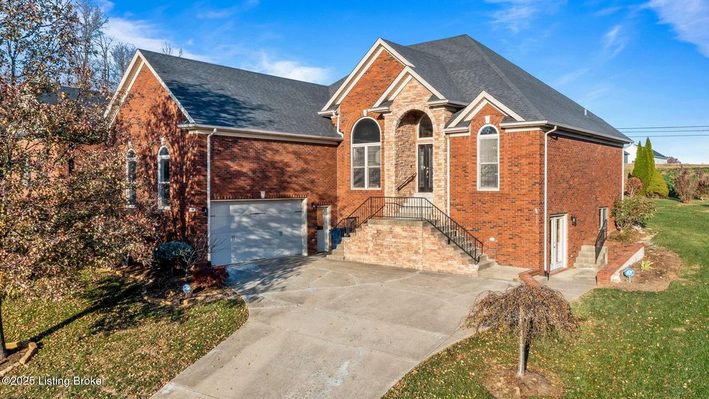 409 Wood Springs Rd, La Grange, KY 40031