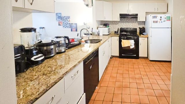 3 Raymond St 3D, Boston, MA 02134
