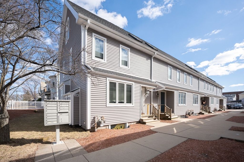 3 Raymond St 3D, Boston, MA 02134
