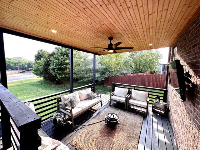 1015 Red Pepper Rdg, Spring Hill, TN 37174