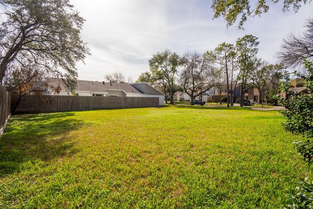 1007 Stoney Hill Drive, Houston, TX 77077