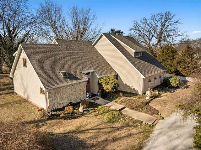 16800 S 1413 Road, Nevada, MO 64772