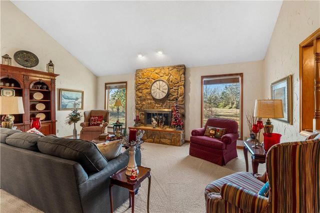 16800 S 1413 Road, Nevada, MO 64772