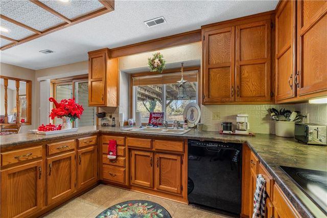 16800 S 1413 Road, Nevada, MO 64772