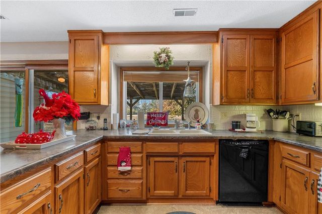 16800 S 1413 Road, Nevada, MO 64772