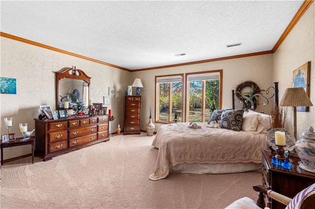 16800 S 1413 Road, Nevada, MO 64772