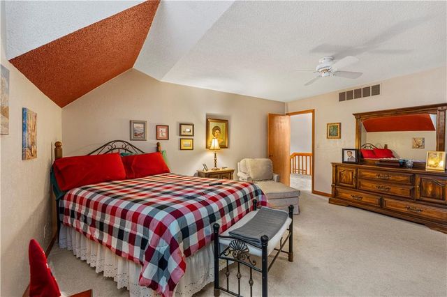 16800 S 1413 Road, Nevada, MO 64772