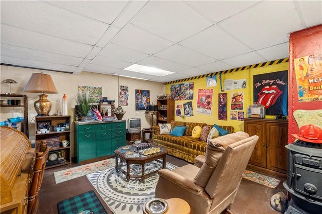 16800 S 1413 Road, Nevada, MO 64772