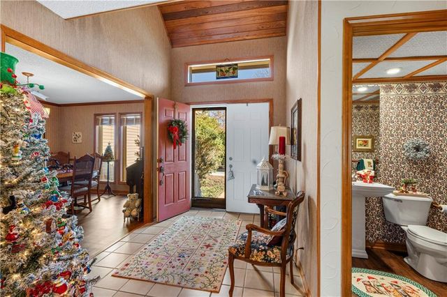 16800 S 1413 Road, Nevada, MO 64772