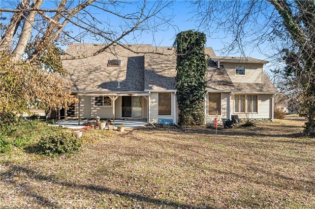 16800 S 1413 Road, Nevada, MO 64772