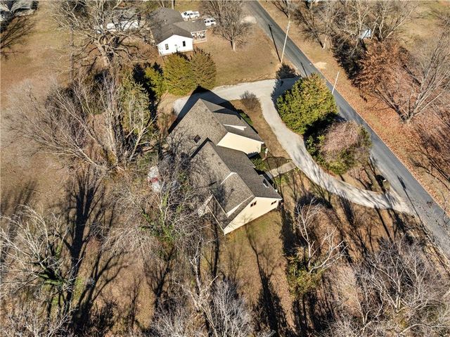 16800 S 1413 Road, Nevada, MO 64772