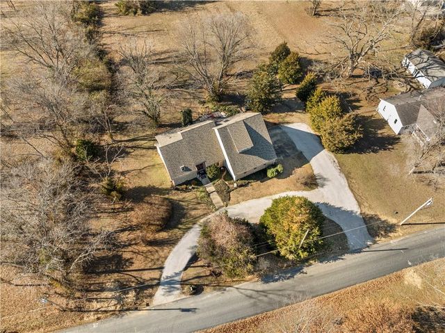 16800 S 1413 Road, Nevada, MO 64772