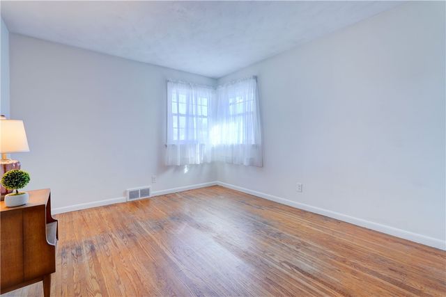 9 East Crest Drive, Gates, NY 14606