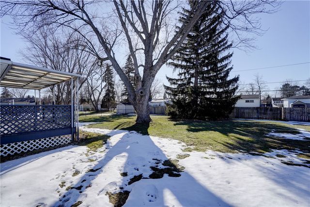 9 East Crest Drive, Gates, NY 14606