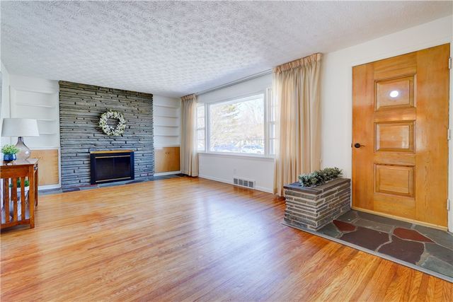 9 East Crest Drive, Gates, NY 14606