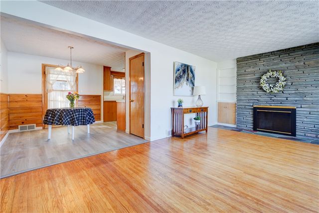 9 East Crest Drive, Gates, NY 14606