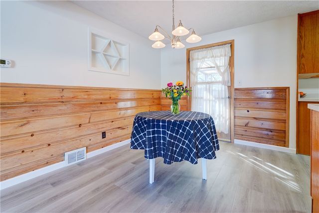 9 East Crest Drive, Gates, NY 14606