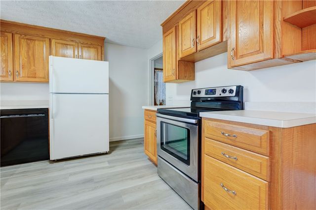 9 East Crest Drive, Gates, NY 14606