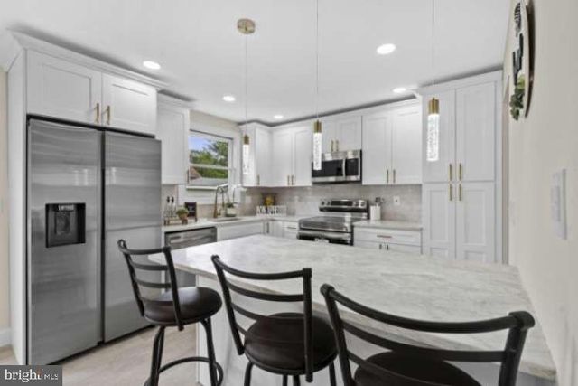 105 COVERED BRIDGE RD, Cherry Hill, NJ 08034