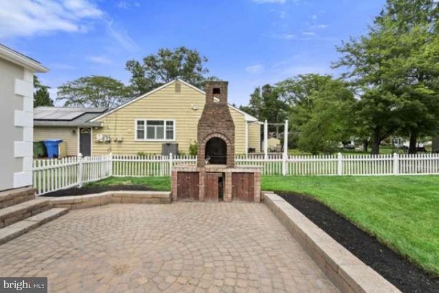 105 COVERED BRIDGE RD, Cherry Hill, NJ 08034