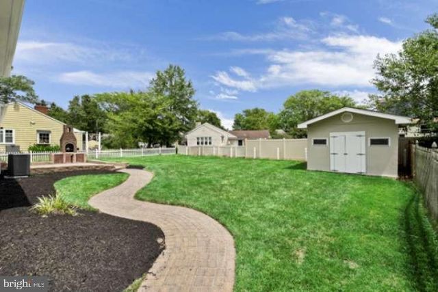 105 COVERED BRIDGE RD, Cherry Hill, NJ 08034