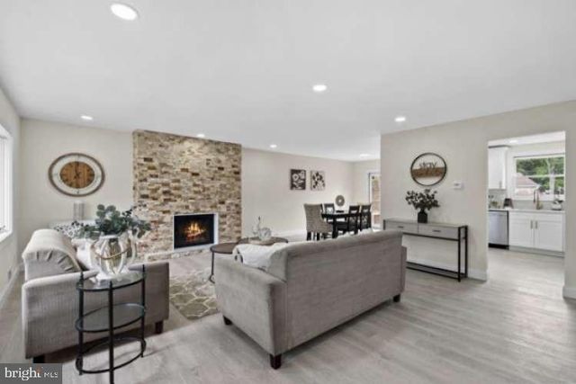 105 COVERED BRIDGE RD, Cherry Hill, NJ 08034