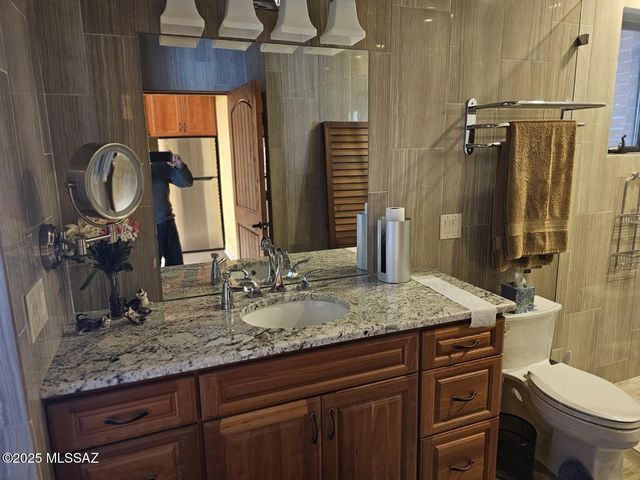 7040 N Montecatina Drive, Tucson, AZ 85704