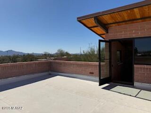 7040 N Montecatina Drive, Tucson, AZ 85704