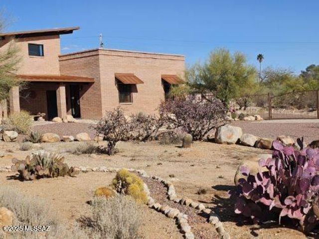 7040 N Montecatina Drive, Tucson, AZ 85704
