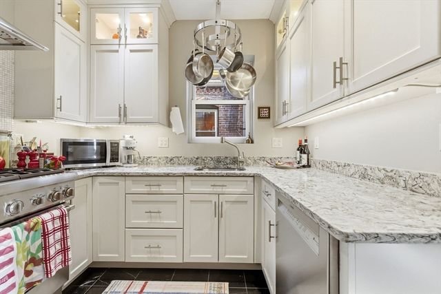 411 Marlborough Street 12, Boston, MA 02115