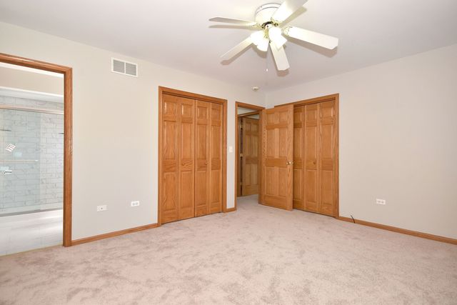 1263 Harleyford Road, Woodridge, IL 60517