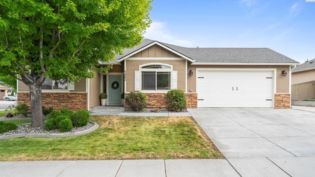 1603 S Fillmore, Kennewick, WA 99338