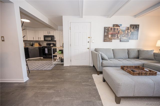 930 Hopkins Road E, Amherst, NY 14221