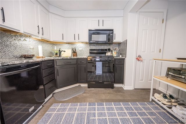 930 Hopkins Road E, Amherst, NY 14221