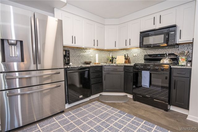 930 Hopkins Road E, Amherst, NY 14221