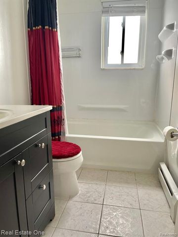 100 W Hickory Grove Road c1, Bloomfield Hills, MI 48304