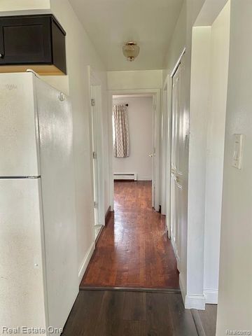 100 W Hickory Grove Road c1, Bloomfield Hills, MI 48304