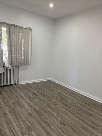 81 Gerard Avenue, New Hyde Park, NY 11040