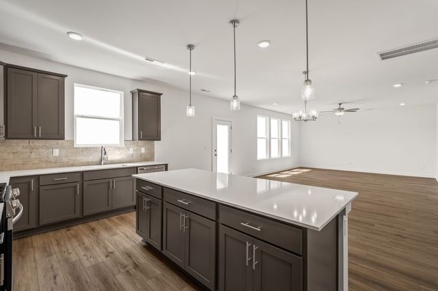 8049 Netterfield Drive, White House, TN 37188