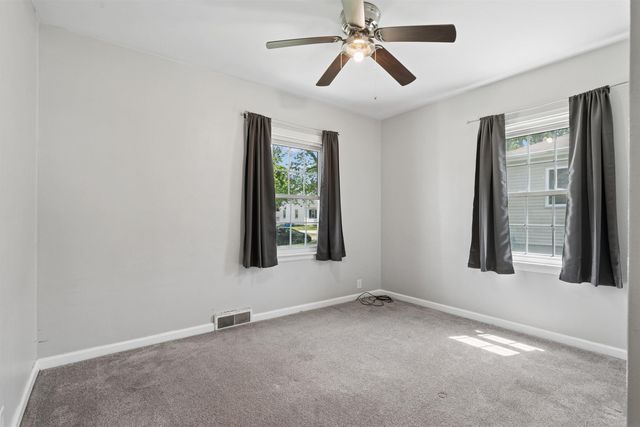 2012 W 7th Street, Waterloo, IA 50702