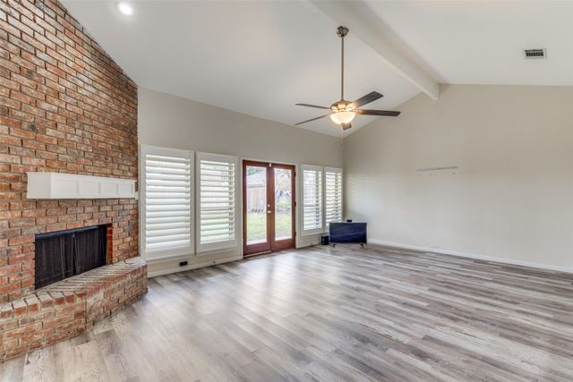 2721 Edinboro, Arlington, TX 76012