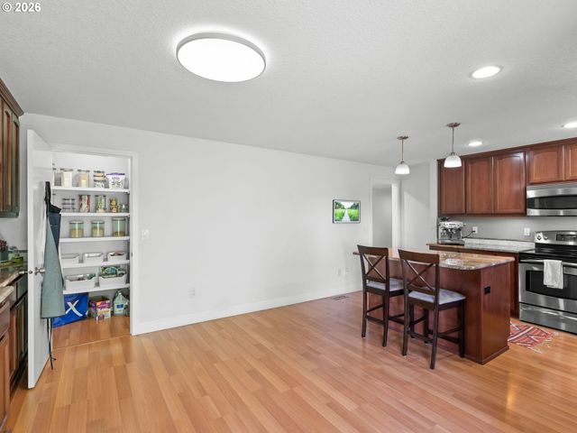 9650 Sw VENTURA Ct, Portland, OR 97223
